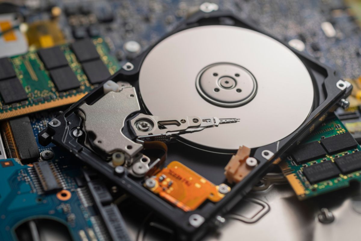 Father Discovers Well-Crafted Scam After Son Opens 20TB Hard Drive Purchase